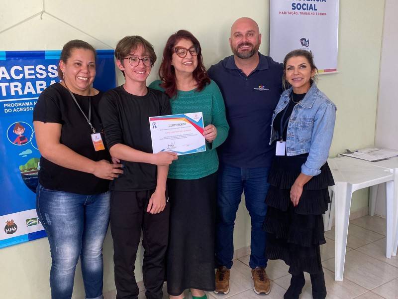 Içara: mais 18 adolescentes se formam em curso de Jovens Talentos — foto 1