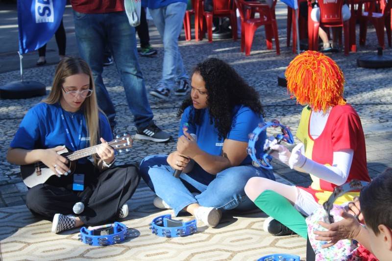 Atividades em alusão ao Dia da Indústria são levadas à Praça Nereu Ramos — foto 1
