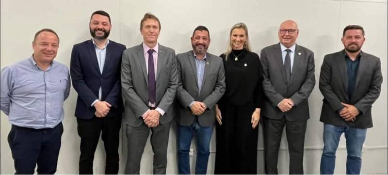 APAE Cocal do Sul apresenta projeto de ampliação ao Governo Estadual — foto 1
