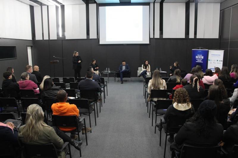 Inclusão de Pessoas com Deficiência e Reabilitados no Mercado de Trabalho é tema de debate — foto 1