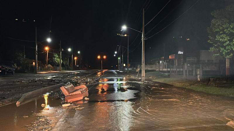 Praia Grande: cidade tem 60 pessoas desabrigadas; prefeito se pronuncia — foto 15