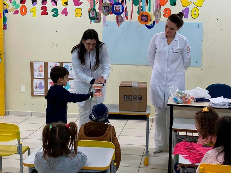 Alunos de creches e escolas de Morro da Fumaça recebem orientações sobre saúde bucal — foto 1