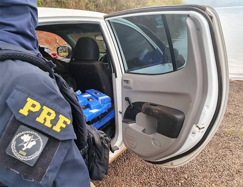 Ação conjunta PRF e PMRv apreende quase 800 quilos de maconha em SC — foto 1