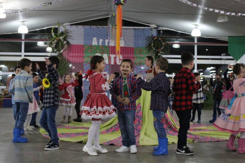 Festa Junina do Colégio Satc de Turvo celebra a diversidade de culturas — foto 1