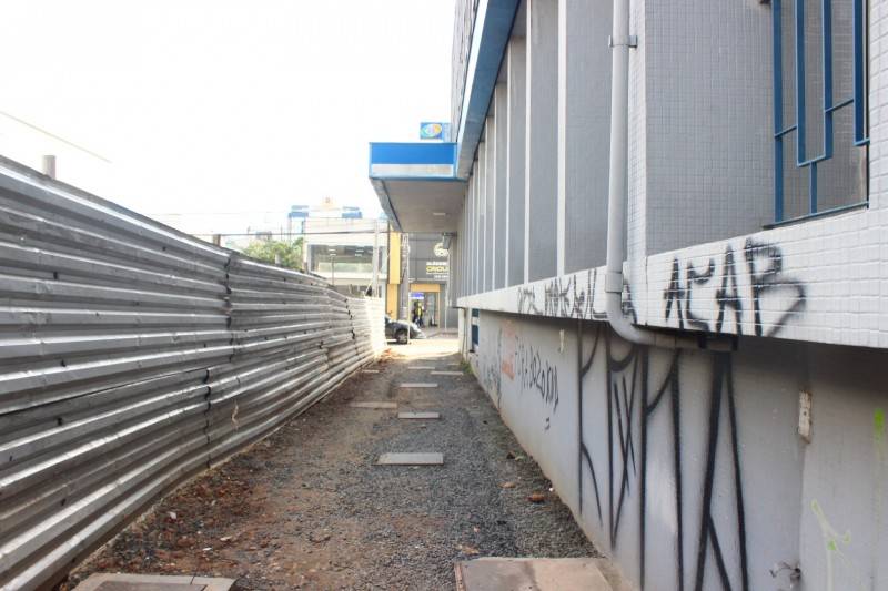 Em reta final de obra, Travessa Henrique Lodetti recebe estrutura que vai acomodar a cobertura — foto 12