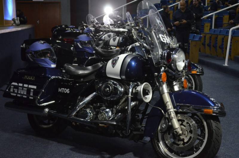 Guarda Municipal de Tubarão recebe motos Harley Davidson doadas pela PRF — foto 1