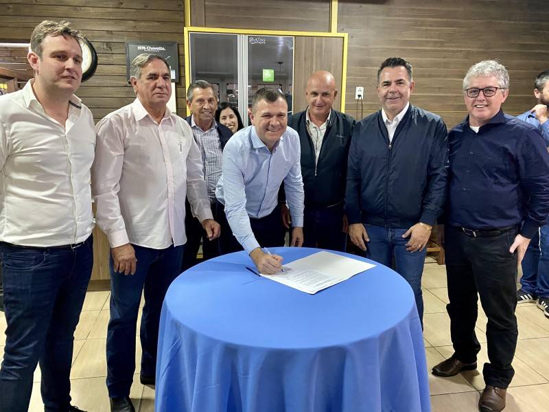 Luiz Laurindo assume Prefeitura de Balneário Rincão — foto 2
