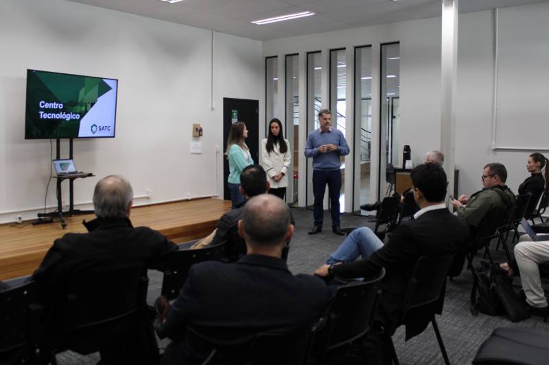 Satc recebe visita de gestores e pesquisadores do Senai — foto 2
