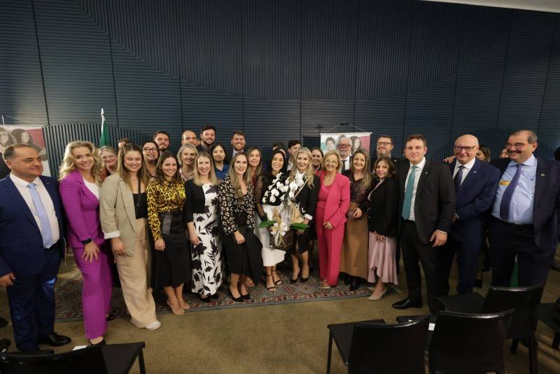 Reitora Luciane Bisognin Ceretta recebe Prêmio Mulheres na Ciência — foto 9
