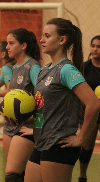 Vôlei de Forquilhinha disputa a etapa microrregional da Olesc após sete anos — foto 2