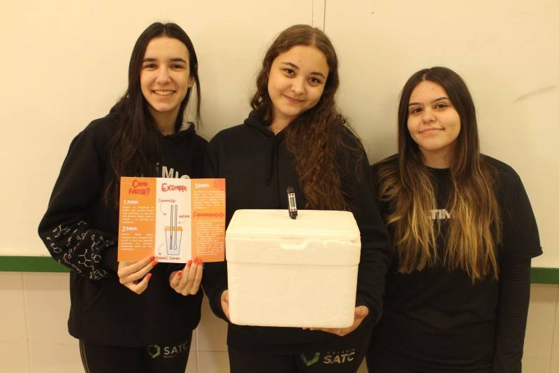 Alunos do Colégio Satc aprendem física de forma prática e descomplicada — foto 1