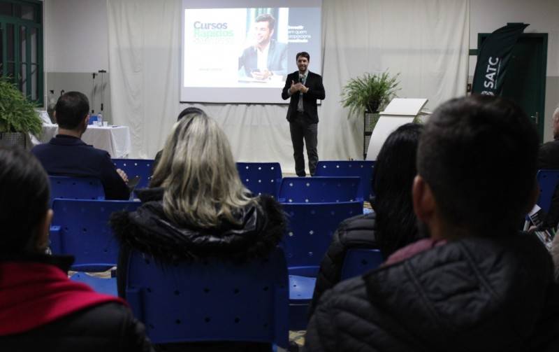 Satc inicia programa de Cursos Rápidos em Turvo com palestra sobre redes sociais — foto 1