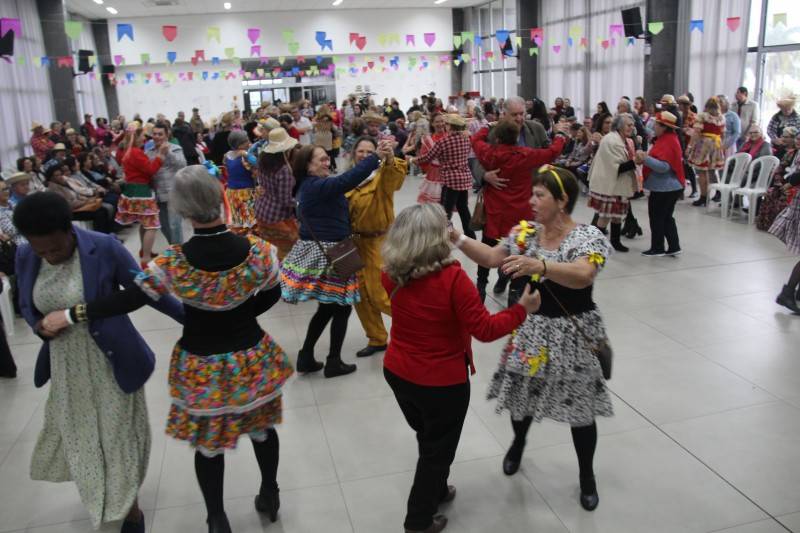 Festa julina anima idosos do Centro de Convivência da Terceira Idade — foto 1
