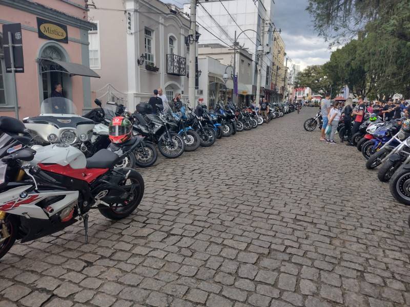 Sábado de 2º Moto Praça em Urussanga — foto 1