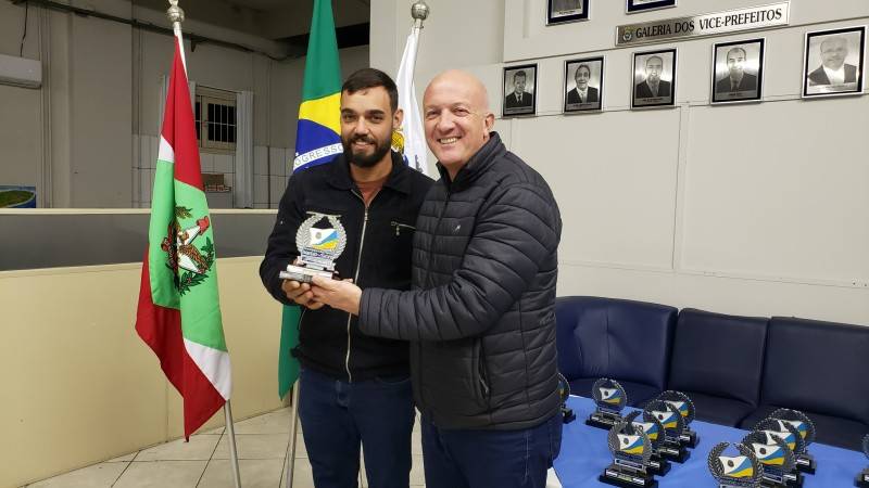 Atletas do Campeonato Municipal 2023 são premiados em Balneário Arroio do Silva — foto 1