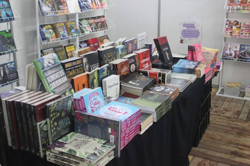 Feira do Livro de Criciúma encerra nesta quarta-feira — foto 1