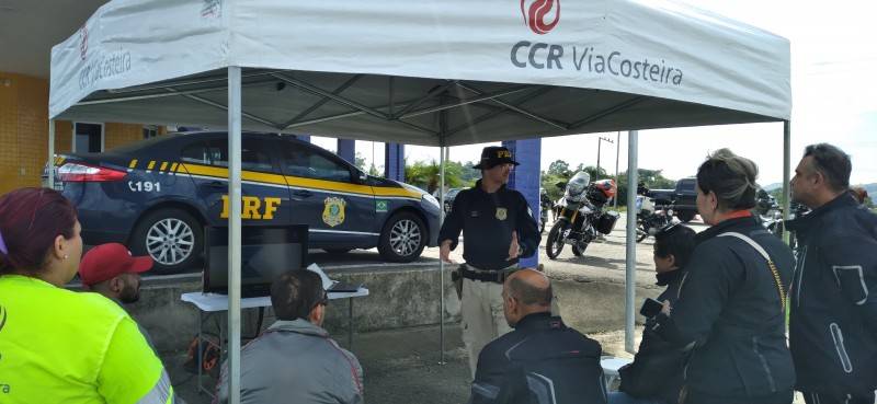 CCR ViaCosteira realiza campanha de conscientização com motocicletas na BR-101 em Tubarão — foto 3