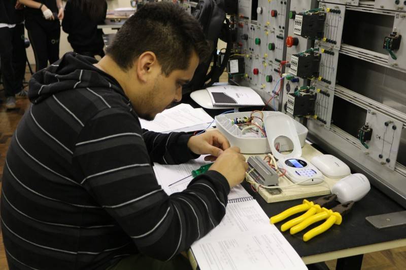 Colégio Satc está com últimas vagas para cursos técnicos noturnos — foto 2