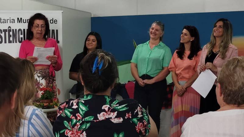 Vinte mulheres recebem certificado no Curso de Corte e Costura, em Urussanga — foto 1
