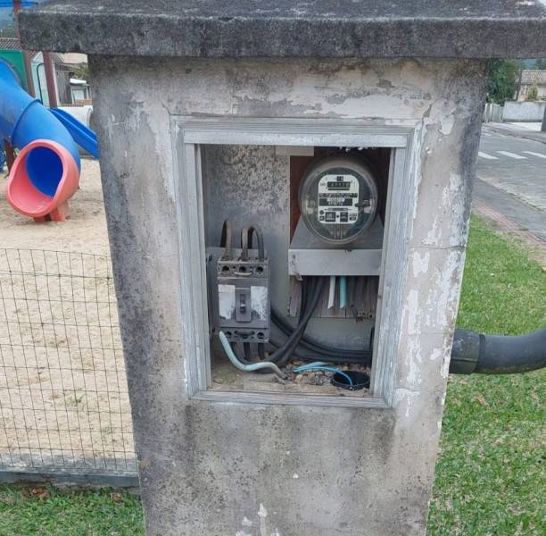 Atividades em ginásio de Morro da Fumaça são suspensas devido a furto de cabos de energia — foto 1