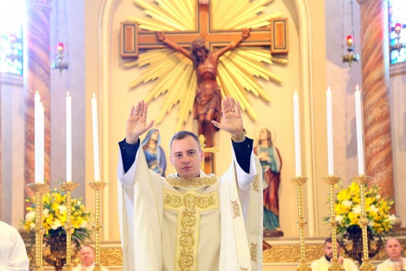 Diácono André é ordenado padre na Catedral São José — foto 2