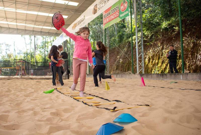 Aulão de Beach Tennis reúne crianças no Mampituba — foto 1