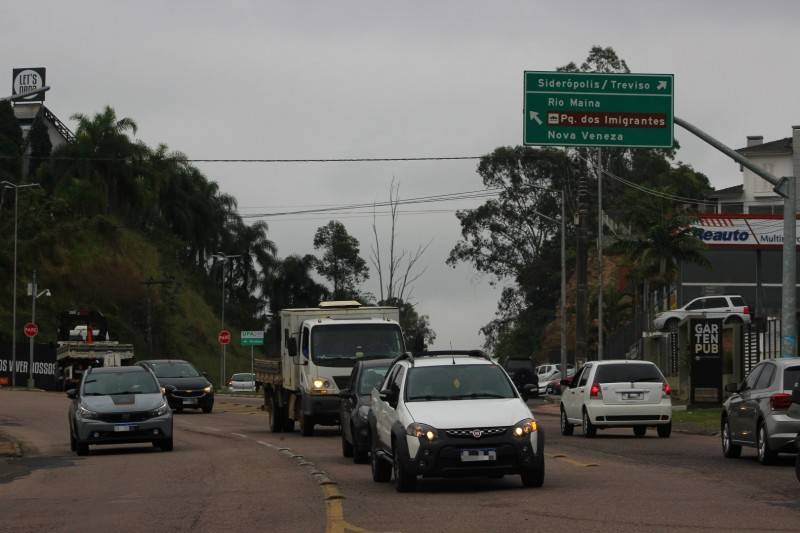 Com revitalização da Luiz Lazzarin, prefeitura estuda soluções para a rua Álvaro Catão — foto 1