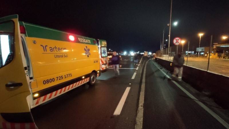 Santa Catarina: mulher morre atropelada na BR-101 — foto 1