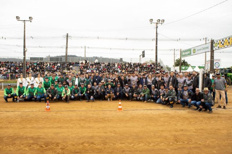 Turvo dá a largada na 17ª Arrancada Catarinense de Tratores; competição segue neste domingo — foto 2