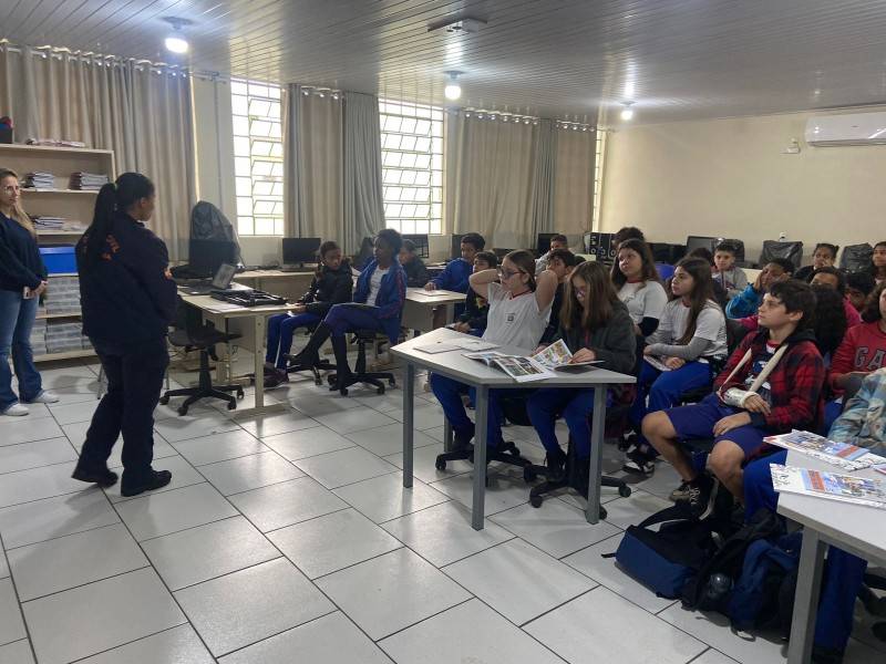 Instituições de ensino de Criciúma recebem palestras do Programa Defesa Civil na Escola — foto 1