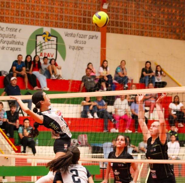 Após ser campeão do microrregional, vôlei de Forquilhinha disputa etapa regional da Olesc — foto 2