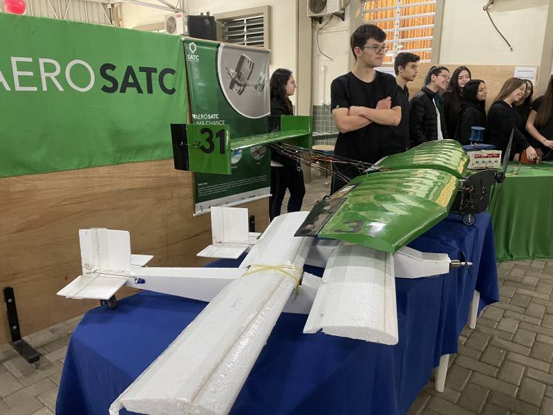 Alunos do Colégio Satc expõem projetos criados nas Disciplinas Eletivas — foto 2