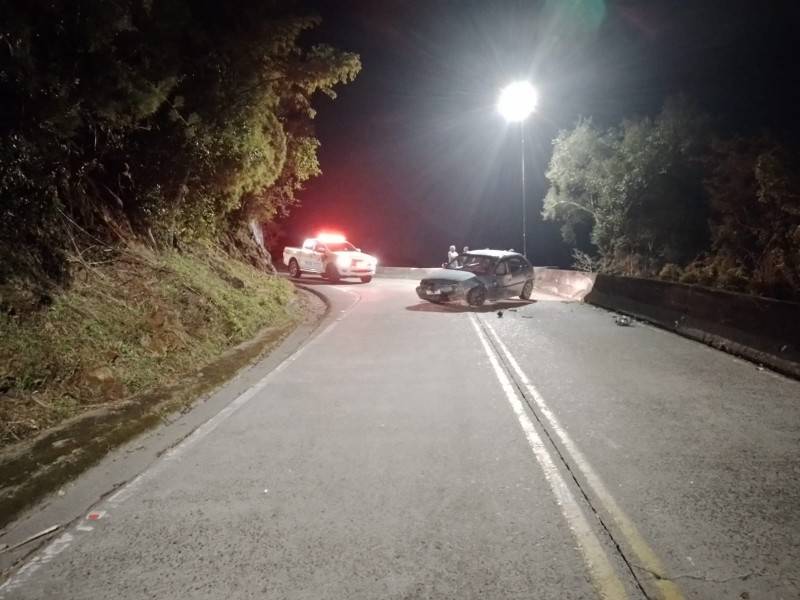 Carro com placas de Orleans é abandonado após acidente na Serra do Rio do Rastro — foto 2
