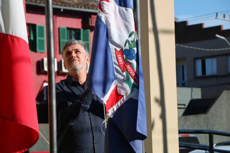 Nova Veneza abre Semana da Pátria com hasteamento da bandeira — foto 3