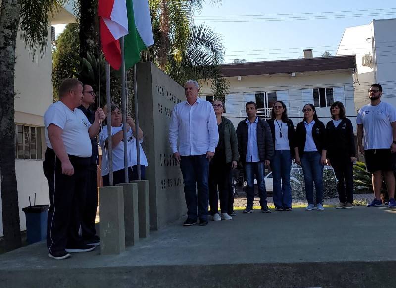 Com hasteamento das bandeiras e apresentação do 28º GAC, está aberta a Semana da Pátria — foto 2
