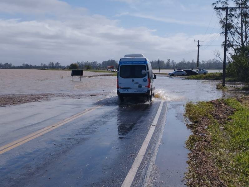 Trecho da SC-447 alaga em Araranguá — foto 1