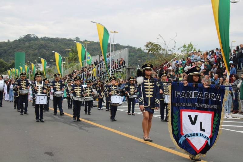 Desfile cívico-militar de 7 de setembro acontece nesta quinta-feira em Criciúma — foto 1