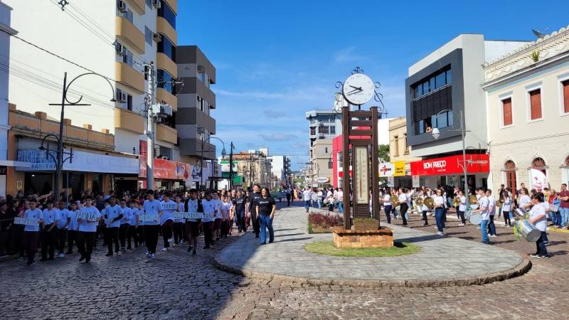 Com o tema 'Uma Pátria de Paz', Desfile Cívico encanta urussanguenses neste 7 de setembro — foto 6