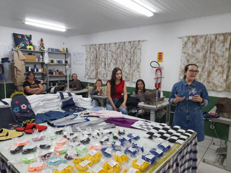 Prefeitura de Maracajá oferece curso gratuito de costura — foto 1