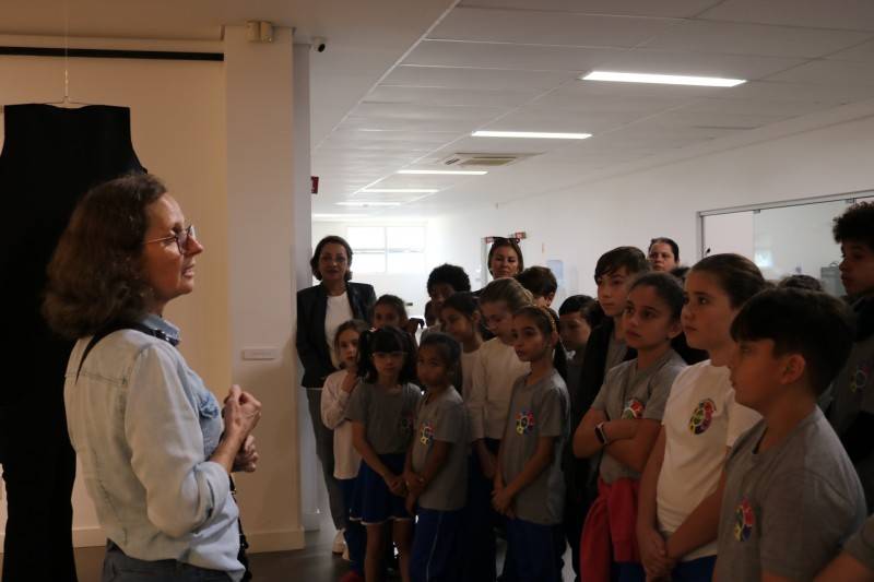 Alunos se encantam com a técnica de tecelagem da artista Elke Hülse — foto 4