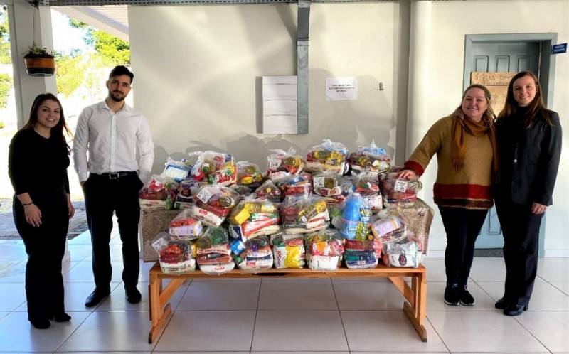 Grupo Unimed Criciúma arrecada mais de 4,5 toneladas de alimentos para doações — foto 1