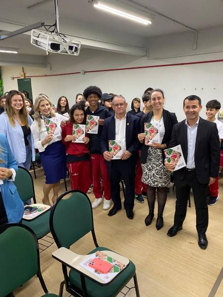 Alunos do Colégio Unesc conhecem a Cartilha 'A Função do Vereador' — foto 1