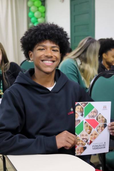 Alunos do Colégio Unesc conhecem a Cartilha 'A Função do Vereador' — foto 2
