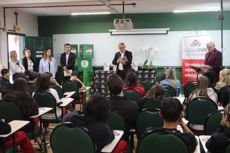 Alunos do Colégio Unesc conhecem a Cartilha 'A Função do Vereador' — foto 6