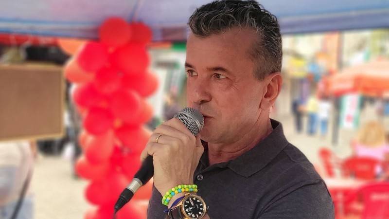 Grupo de voluntários estará arrecadando brinquedos e guloseimas neste sábado, na Praça Nereu Ramos — foto 3