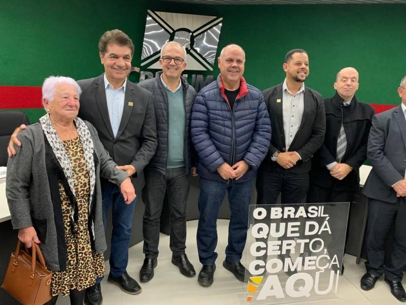 Casa própria: 154 famílias de Criciúma recebem escrituras de imóveis — foto 2