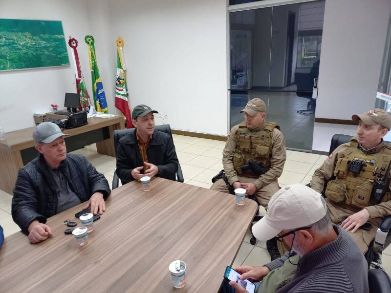 Treviso registra queda de pontes, danos no abastecimento de água e alagamento de casas e escola — foto 1