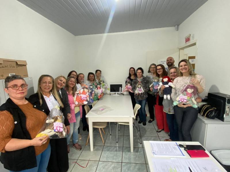 Dia das Crianças é comemorado com cinema para crianças atendidas pelo Cras — foto 2