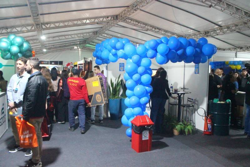 Com mais de 60 empresas recrutando profissionais, começa na Satc a 16ª Feira da Empregabilidade — foto 1