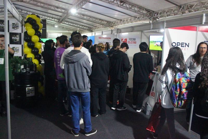 Com mais de 60 empresas recrutando profissionais, começa na Satc a 16ª Feira da Empregabilidade — foto 2